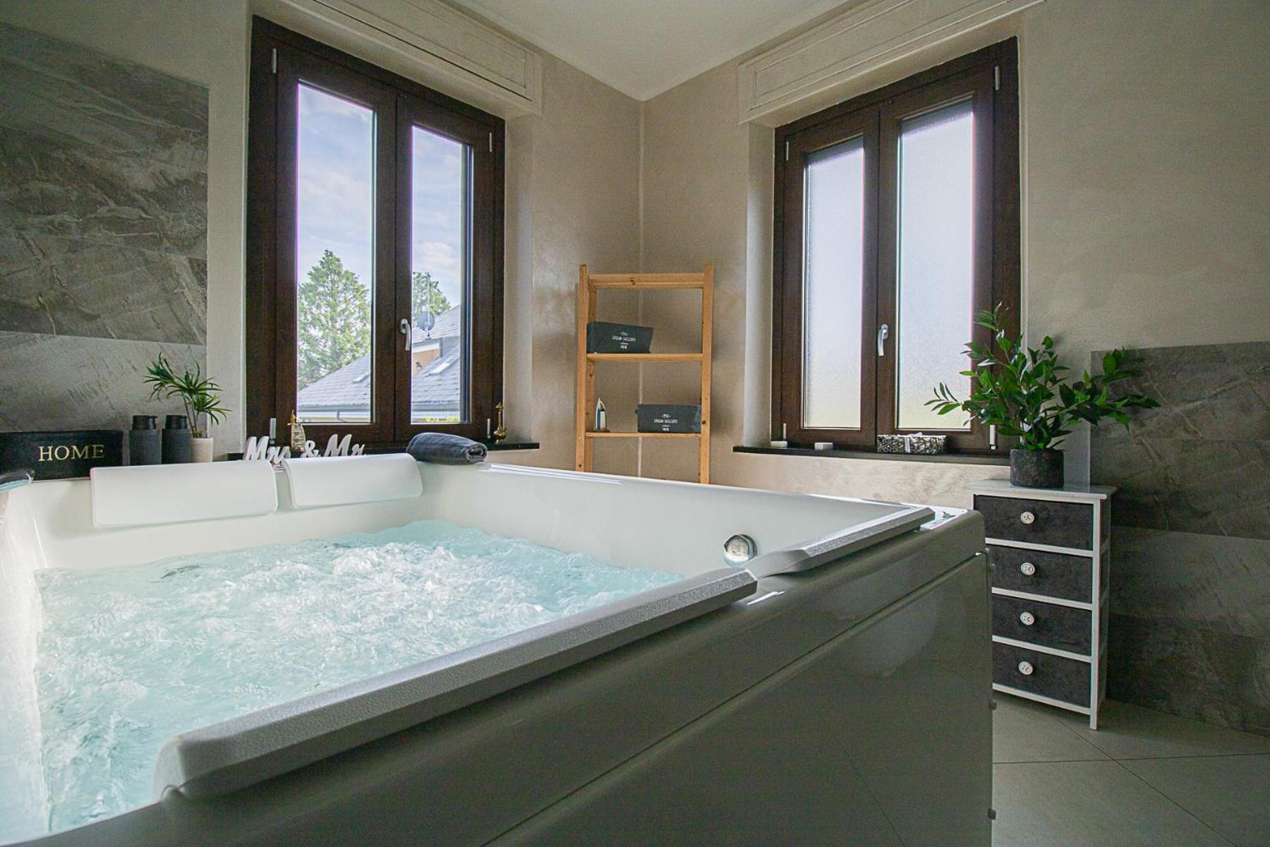 Appartamento In Villa Con Piscina Privata E Jacuzzi Ad Uso Esclusivo Ривароло-Канавезе Экстерьер фото